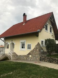 Budova, kde se prázdninový dům nachází