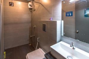 Gallery image of Backpacker Cowies in Mumbai +43 photos