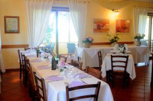 Restaurace v ubytování Hotel Tirrena Bike & Country Hotel