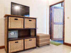 TV a/nebo společenská místnost v ubytování Havana Hideaway