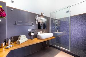 A bathroom at La Terrazza 38