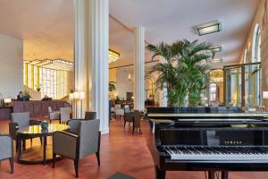 Χώρος καθιστικού στο Hotel & Spa Vacances Bleues Le Splendid