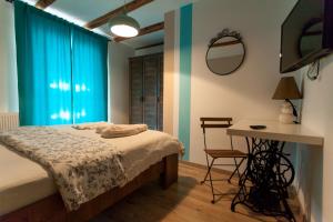 Posteľ alebo postele v izbe v ubytovaní Villa Hrustika - heated pool, jacuzzi & sauna