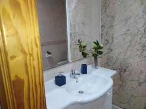 Łazienka w obiekcie Apartamentos Casa Cipri