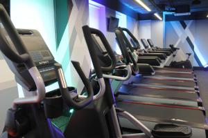 Fitness centrum a/nebo fitness zařízení v ubytování 7 Days City Hotel