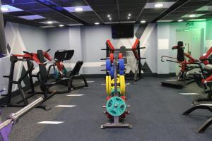 Fitness centrum a/nebo fitness zařízení v ubytování 7 Days City Hotel