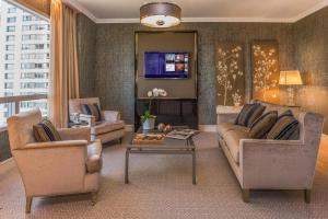 A seating area at Alvear Icon Hotel