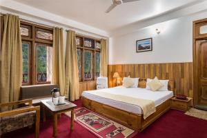 Hotel Kullu Valley客房内的一张或多张床位