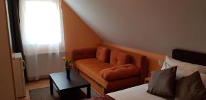 Posedenie v ubytovaní Joy Guesthouse