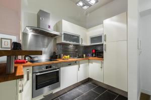 PREF 2 · F4 - VASTE ET BOURGEOIS ,3 CHAMBRES, ASCENSEUR, VX-NICE