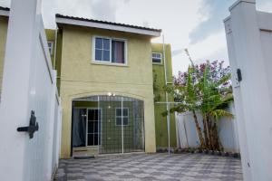 Gallery image of Country Club Comfort in Portmore