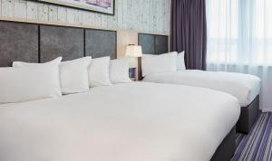 Postel nebo postele na pokoji v ubytování Leonardo Hotel Sheffield + 24 fotografií