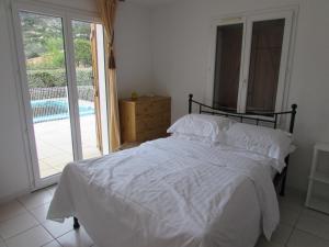 Postel nebo postele na pokoji v ubytování Maison Minervois + 92 fotografií