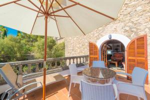 A balcony or terrace at Calvari