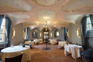 Majoituspaikan Relais Sant'Uffizio Wellness & Spa ravintola tai vastaava paikka