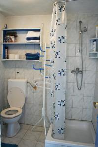A bathroom at Apartment Azriel