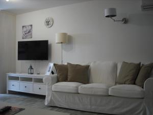 A television and/or entertainment centre at Levendula Nyaraló