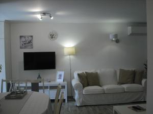 A television and/or entertainment centre at Levendula Nyaraló