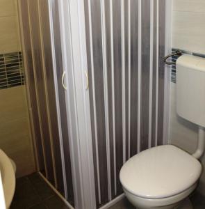 A bathroom at Monolocale Bianca