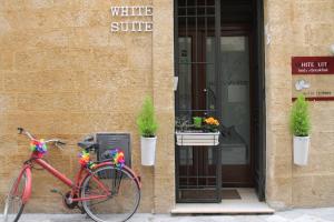 Jízda na kole v ubytování White Suite B&B nebo okolí