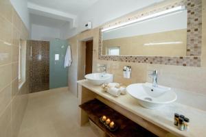 Kúpeľňa v ubytovaní Emerald Dream House + 19 fotografií