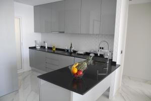 Kuchnia lub aneks kuchenny w obiekcie Sunset Drive Resort & Spa