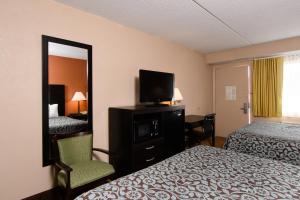 Gallery image of Days Inn by Wyndham Pittsburgh-Harmarville in Harmarville