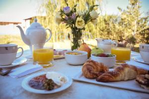 Breakfast options na available sa mga guest sa Posada Boutique La Barrica