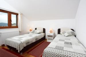 Photo de la galerie de l'établissement Apartments Tisno - Villa Mare, à Tisno 65 autres photos