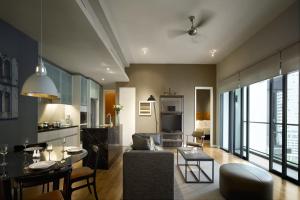 Kuchyň nebo kuchyňský kout v ubytování E&O Residences Kuala Lumpur