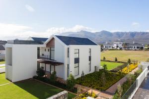 Gallery image of Polo Village 8 Val de Vie Estate in Paarl