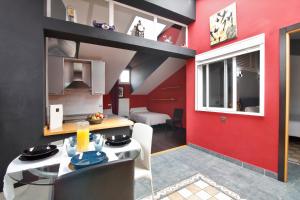 Część wypoczynkowa w obiekcie Apartamentos El Tiempo Madrid