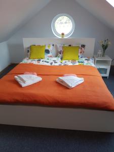 Posteľ alebo postele v izbe v ubytovaní Apartment Karpacz