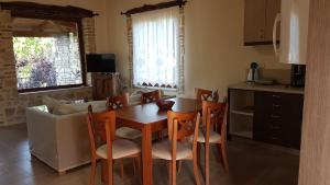 Kuchyňa alebo kuchynka v ubytovaní Castello Bellos Villas