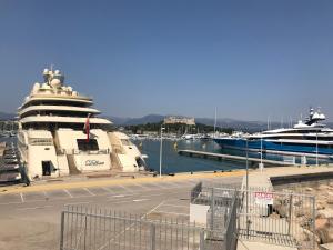 アンティーブにあるSleep In Antibes City Centerのギャラリーの写真