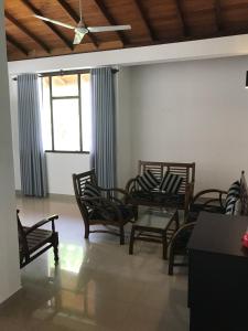 Posezení v ubytování Unawatuna Beach Bungalow -