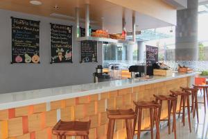 Εστιατόριο ή άλλο μέρος για φαγητό στο HARRIS Hotel & Conventions Solo