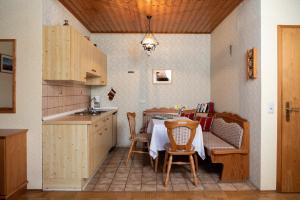 Kuchyň nebo kuchyňský kout v ubytování Bauernhof Flucher-Plaschg