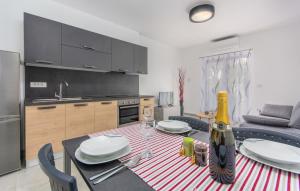 Kuchyň nebo kuchyňský kout v ubytování Apartments Katja