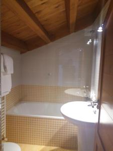 Kupatilo u objektu Casa Rural de Benjamin Palencia