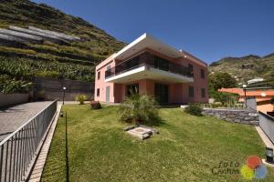 Gallery image of Pink House - Tabua (Ribeira Brava) in Ribeira Brava