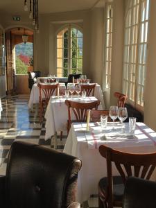 Restoran ili drugo mesto za obedovanje u objektu Hôtel particulier des Jasmins