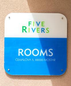 Certifikát, hodnocení, plakát nebo jiný dokument vystavený v ubytování Five Rivers Rooms