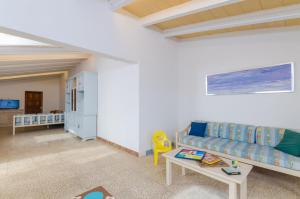 A television and/or entertainment centre at Can Rosito