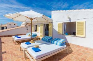 A balcony or terrace at Can Rosito