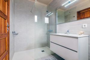 A bathroom at Can Rosito Még 37 kép