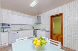 A kitchen or kitchenette at Can Rosito