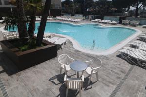Басейн в Hotel Reymar Playa або поблизу