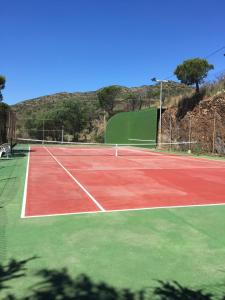 Tennis und/oder Squash in der Unterkunft Villa Bella Portbou oder in der Nähe