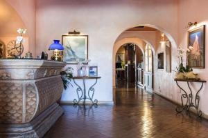 Фотография из галереи Hotel Poseidonia в Арбатаксе